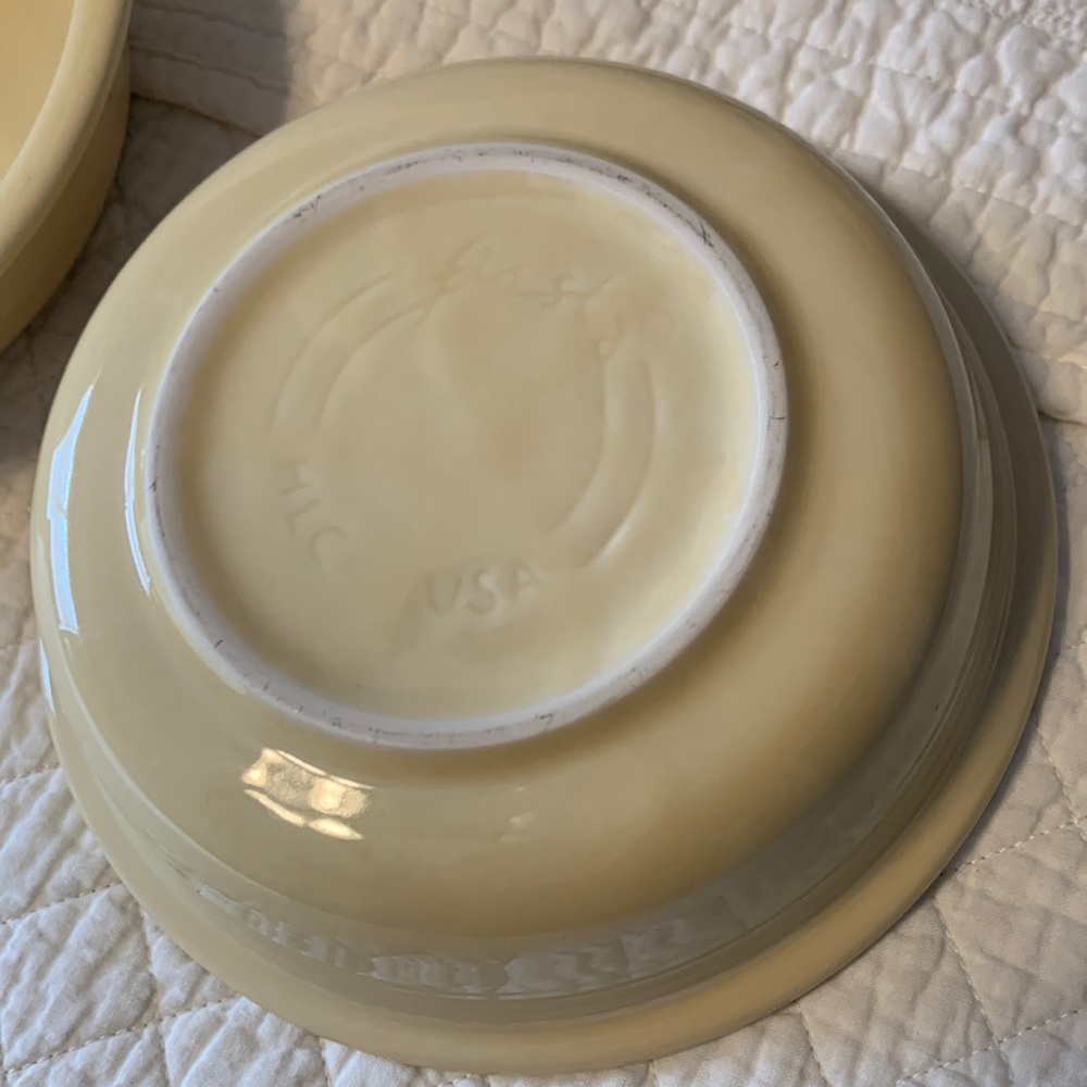 2 Fiesta Ware bowls - yellow - Picture 3 of 7
